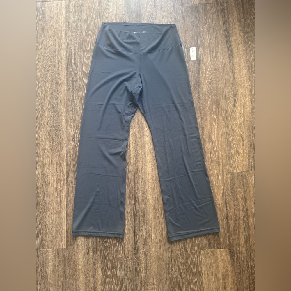 Old Navy Women's Charcoal Straight Leg Pants